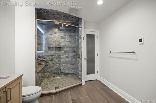 22491 E 10 Mile Road, St. Clair Shores, MI 48080