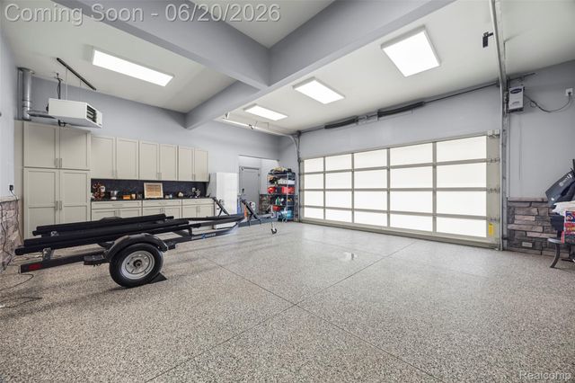 22491 E 10 Mile Road, St. Clair Shores, MI 48080