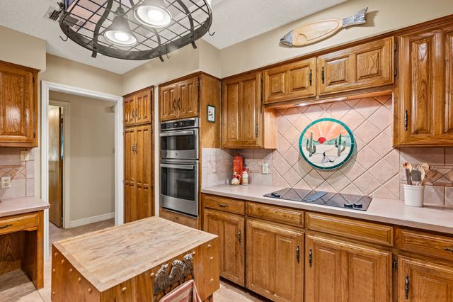 1659 Creekside Drive, Southlake, TX 76092