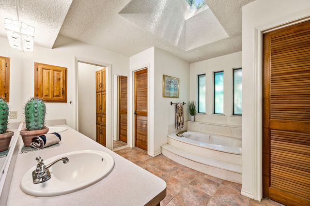 1659 Creekside Drive, Southlake, TX 76092