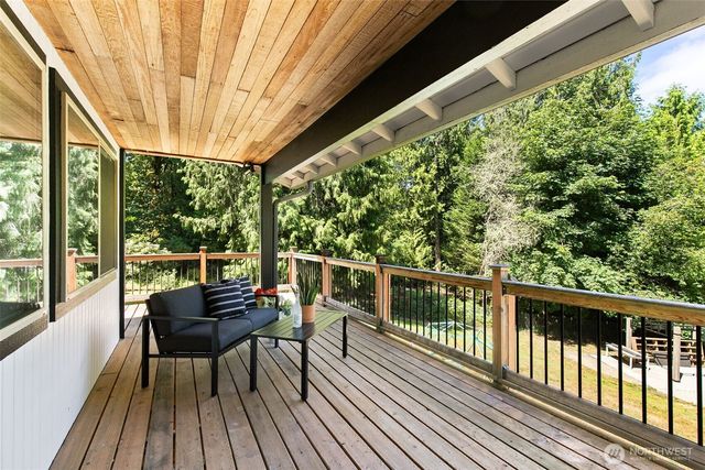 5769 Blakely Avenue NE, Bainbridge Island, WA 98110
