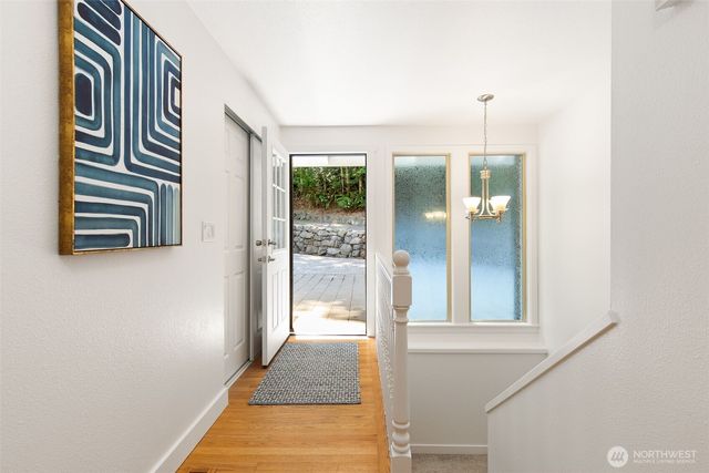5769 Blakely Avenue NE, Bainbridge Island, WA 98110