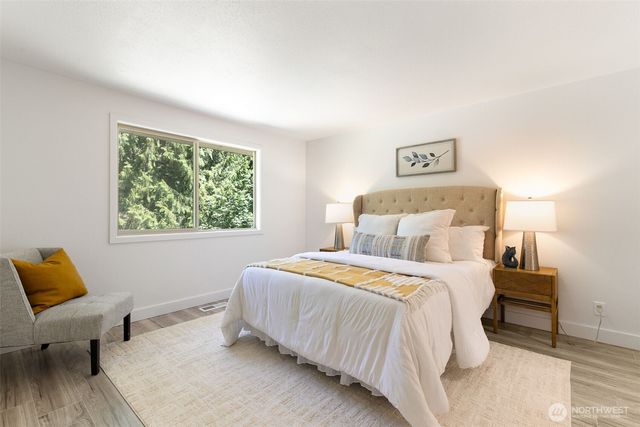 5769 Blakely Avenue NE, Bainbridge Island, WA 98110