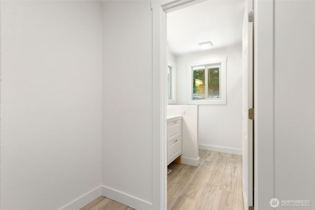 5769 Blakely Avenue NE, Bainbridge Island, WA 98110