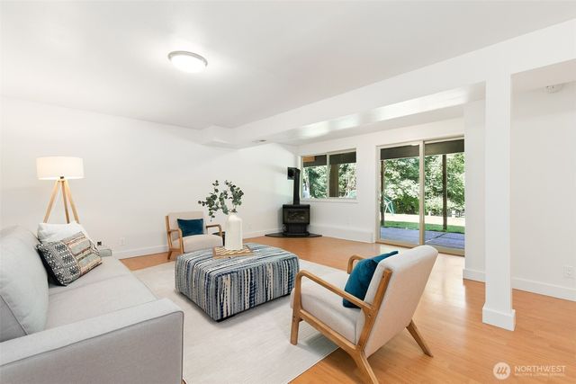 5769 Blakely Avenue NE, Bainbridge Island, WA 98110