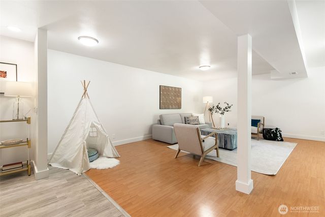 5769 Blakely Avenue NE, Bainbridge Island, WA 98110