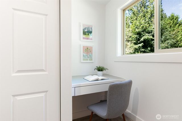 5769 Blakely Avenue NE, Bainbridge Island, WA 98110