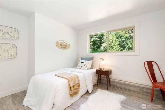 5769 Blakely Avenue NE, Bainbridge Island, WA 98110