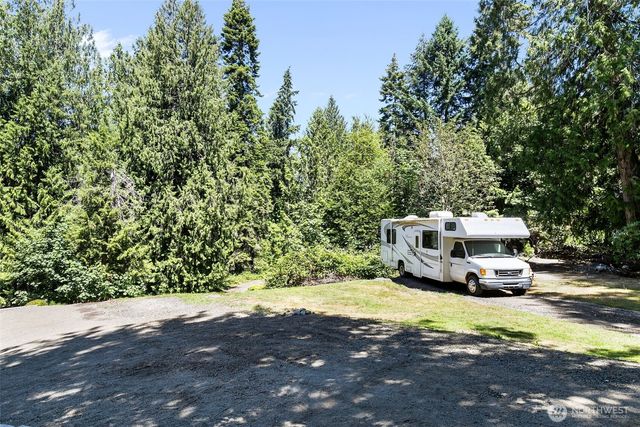 5769 Blakely Avenue NE, Bainbridge Island, WA 98110