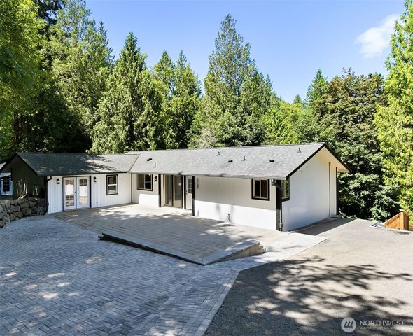 5769 Blakely Avenue NE, Bainbridge Island, WA 98110