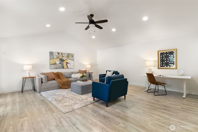 5769 Blakely Avenue NE, Bainbridge Island, WA 98110
