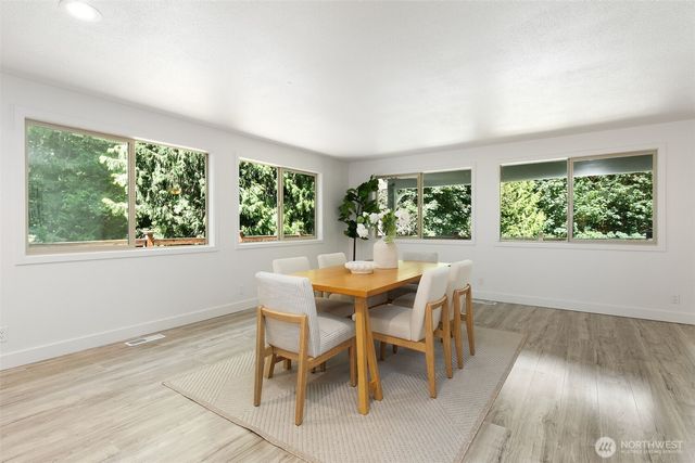 5769 Blakely Avenue NE, Bainbridge Island, WA 98110