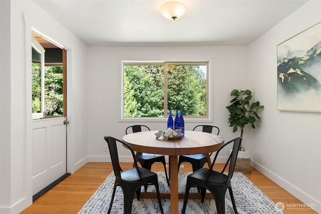 5769 Blakely Avenue NE, Bainbridge Island, WA 98110