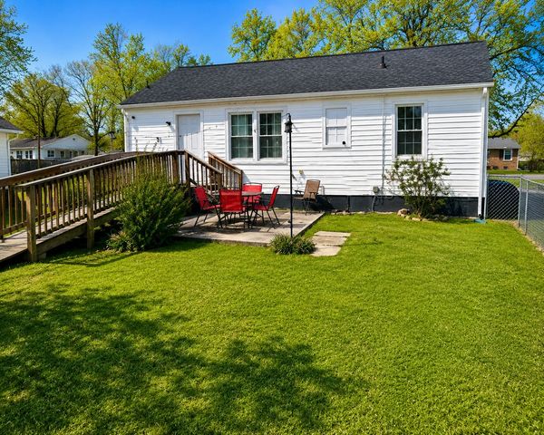 130 Anderson Dr, Tullahoma, TN 37388