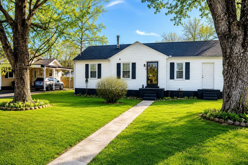 130 Anderson Dr, Tullahoma, TN 37388