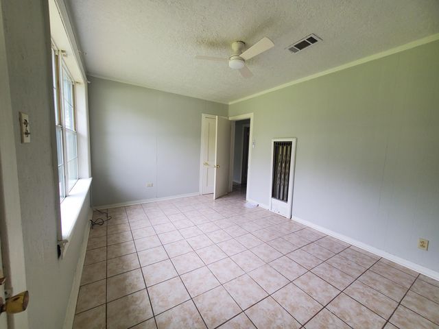 1905 U.S. 190, Deridder, LA 70634