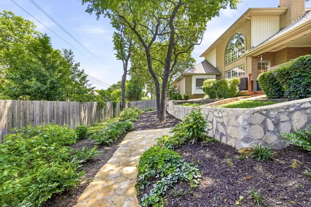 2962 Woodland Hills Drive, Grapevine, TX 76051