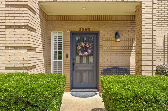2962 Woodland Hills Drive, Grapevine, TX 76051