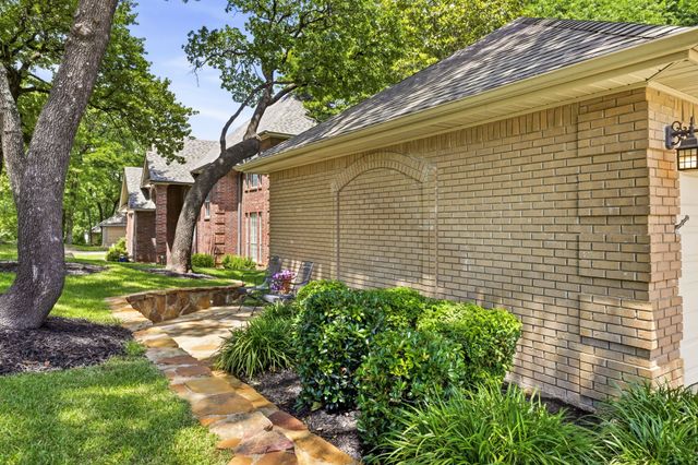 2962 Woodland Hills Drive, Grapevine, TX 76051