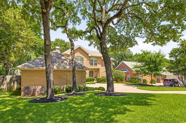2962 Woodland Hills Drive, Grapevine, TX 76051