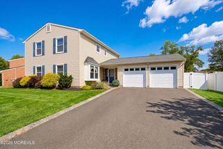 3 Hearth Court, Howell, NJ 07731