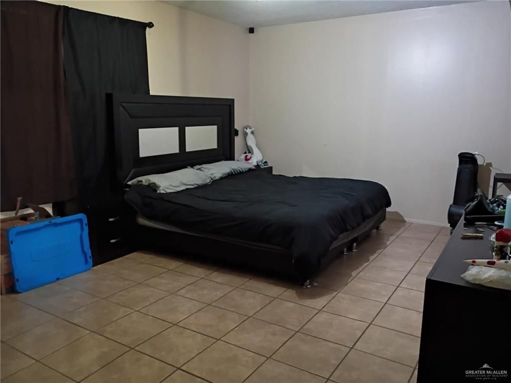 Image 8 of property listing at 116 E 13th Street, Mission, TX 78572