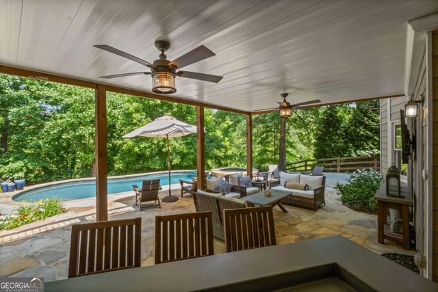 402 Greyfield Dr., Canton, GA 30115