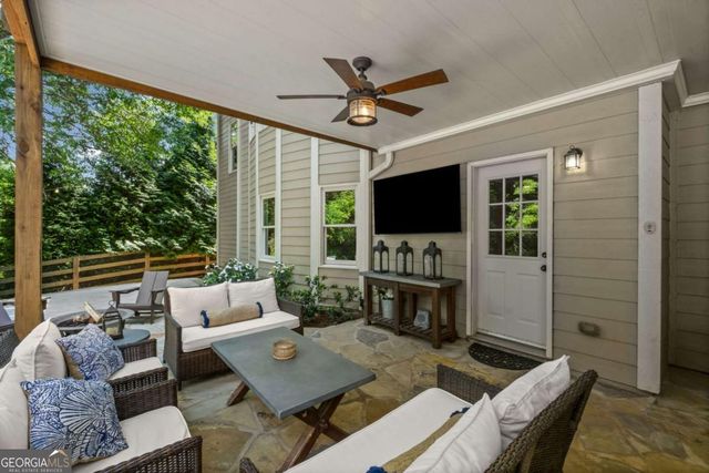 402 Greyfield Dr., Canton, GA 30115
