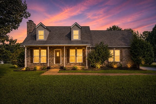 1024 Creek Bottom Rd, White Bluff, TN 37187