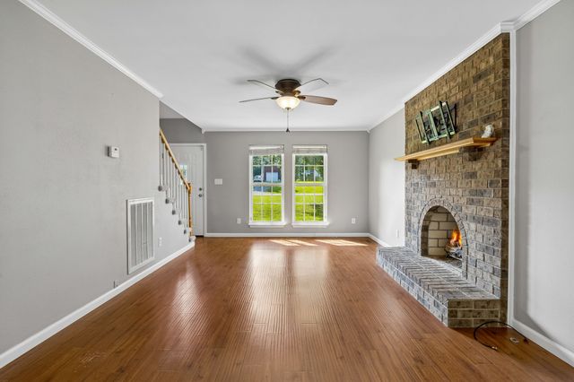 1024 Creek Bottom Rd, White Bluff, TN 37187