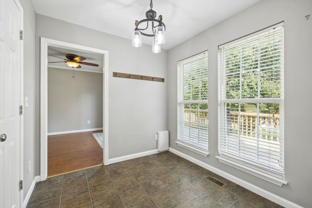 1024 Creek Bottom Rd, White Bluff, TN 37187