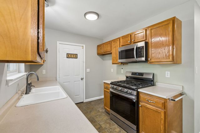 1024 Creek Bottom Rd, White Bluff, TN 37187