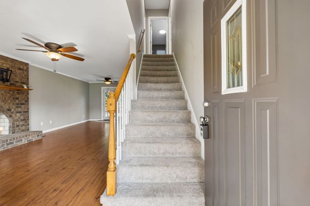 1024 Creek Bottom Rd, White Bluff, TN 37187