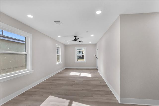 2919 Avenue K 1, Galveston, TX 77550