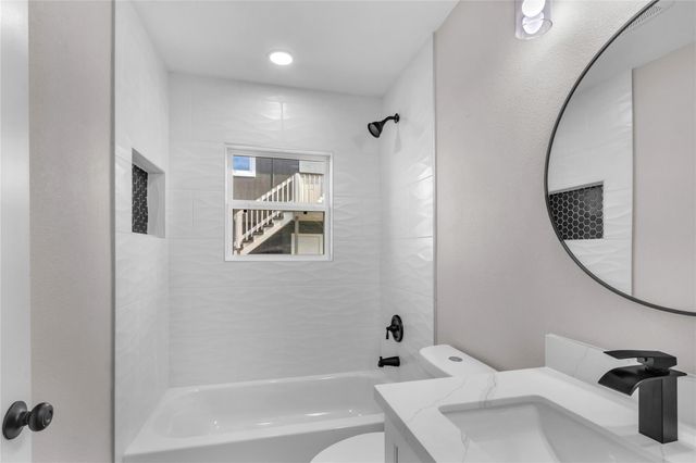 2919 Avenue K 1, Galveston, TX 77550