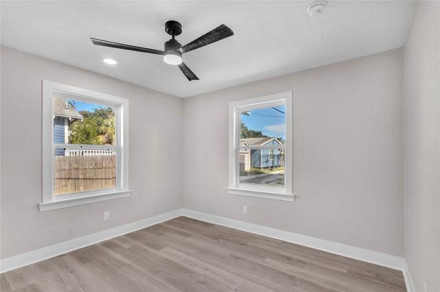 2919 Avenue K 1, Galveston, TX 77550
