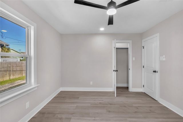 2919 Avenue K 1, Galveston, TX 77550