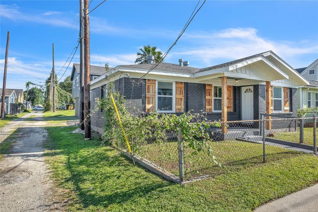 2919 Avenue K 1, Galveston, TX 77550