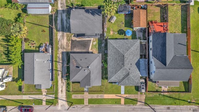 2919 Avenue K 1, Galveston, TX 77550