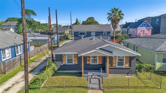 2919 Avenue K 1, Galveston, TX 77550