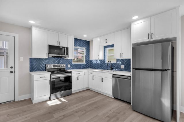 2919 Avenue K 1, Galveston, TX 77550