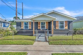 2919 Avenue K 1, Galveston, TX 77550