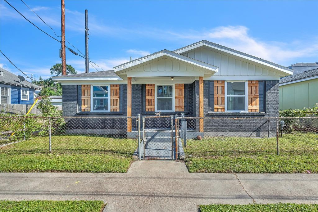 2919 Avenue K 1, Galveston, TX 77550
