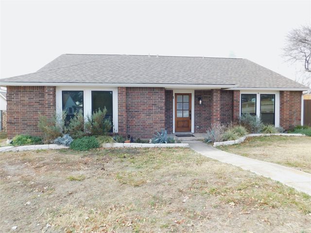 1 Pogue Circle, The Colony, TX 75056