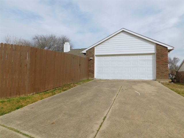 1 Pogue Circle, The Colony, TX 75056