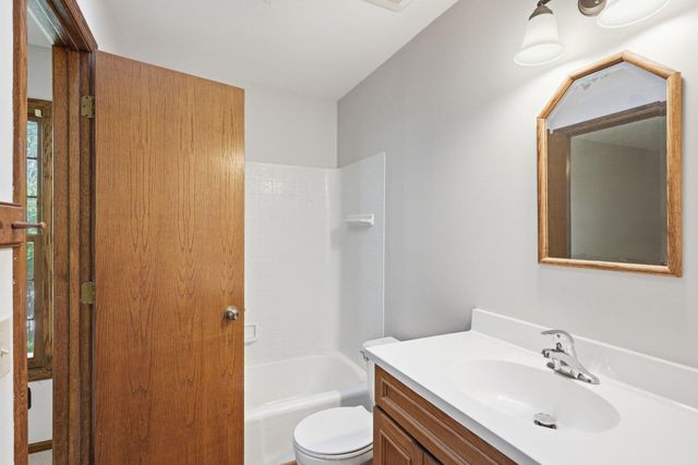 785 Santa Vera Drive, Chanhassen, MN 55317