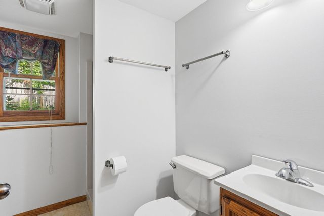 785 Santa Vera Drive, Chanhassen, MN 55317