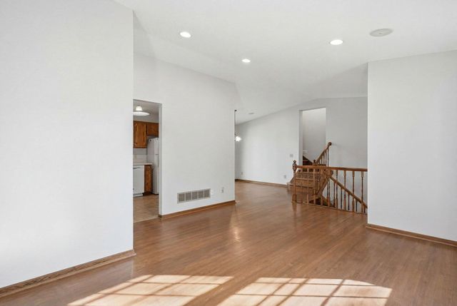 785 Santa Vera Drive, Chanhassen, MN 55317