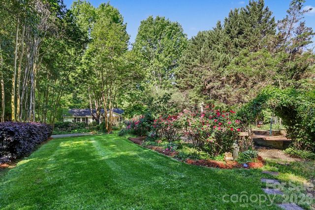 10112 Idlewild Road, Matthews, NC 28105