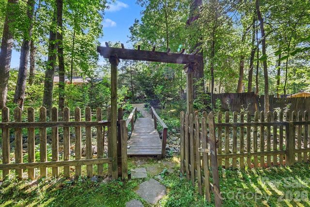 10112 Idlewild Road, Matthews, NC 28105